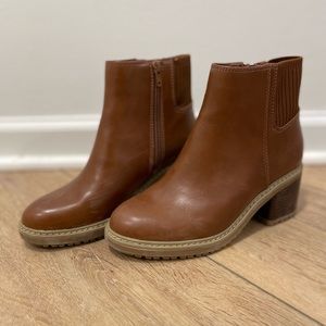 A New Day brown ankle booties size 6.5